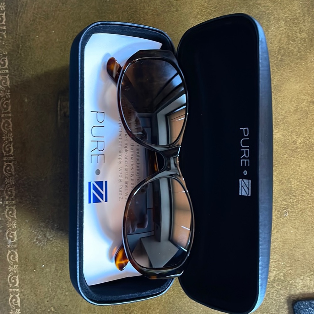 Pure Z's Z030 Brown Acrylic Eyeglass / Sunglass Frames Case Italy